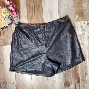 Skies Are Blue Faux Leather Shimmery Black Lace Up Shorts Size Large